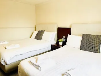 Lovat Hotel