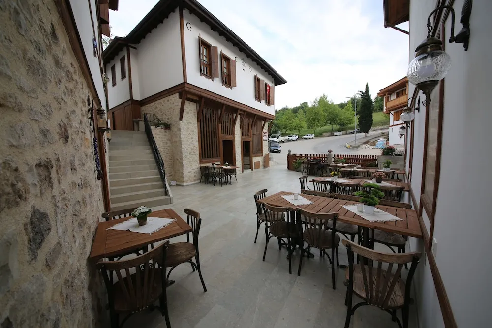 Classic Tek Büyük veya İki Ayrı Yataklı Oda