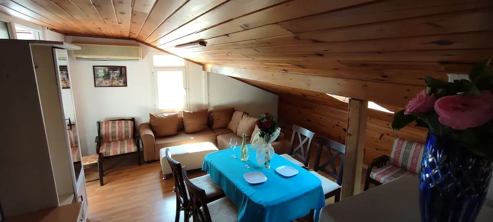 Family Çatı Katı Süiti (Penthouse)