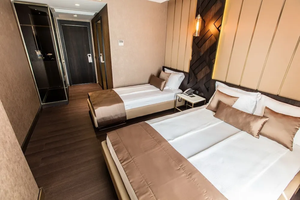 Deluxe Tek Büyük Yataklı Oda