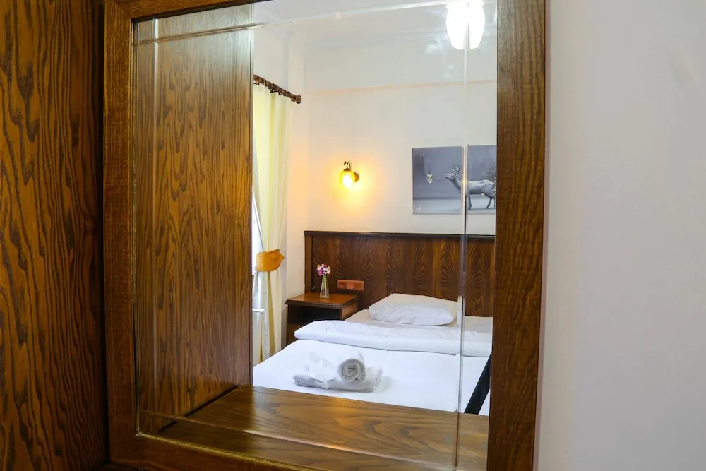 Suit Room 2 Person