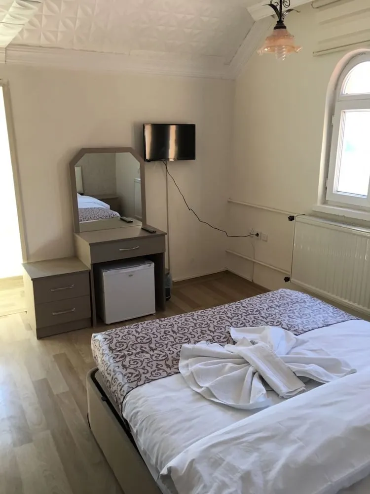 Tek Büyük Yataklı Oda
