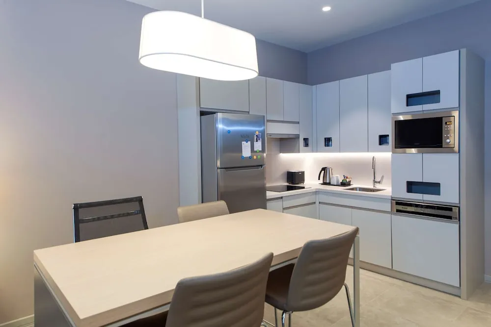 Süit, 1 En Büyük (King) Boy Yatak ve Çekyat (1 Bedroom)