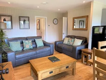 Birch Lodge 21 With Hot Tub, Newton Stewart