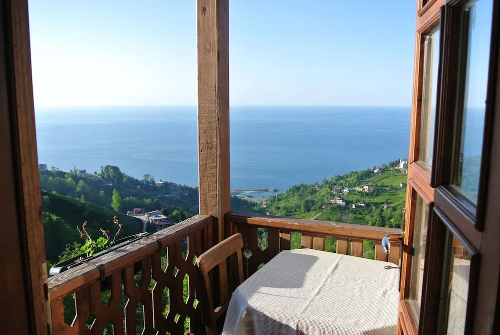 Tek Büyük veya İki Ayrı Yataklı Oda, Deniz Manzaralı