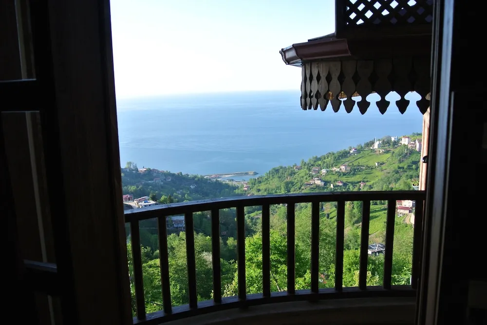Tek Büyük veya İki Ayrı Yataklı Oda, Deniz Manzaralı