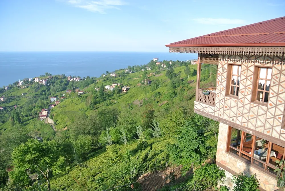 Tek Büyük veya İki Ayrı Yataklı Oda, Deniz Manzaralı