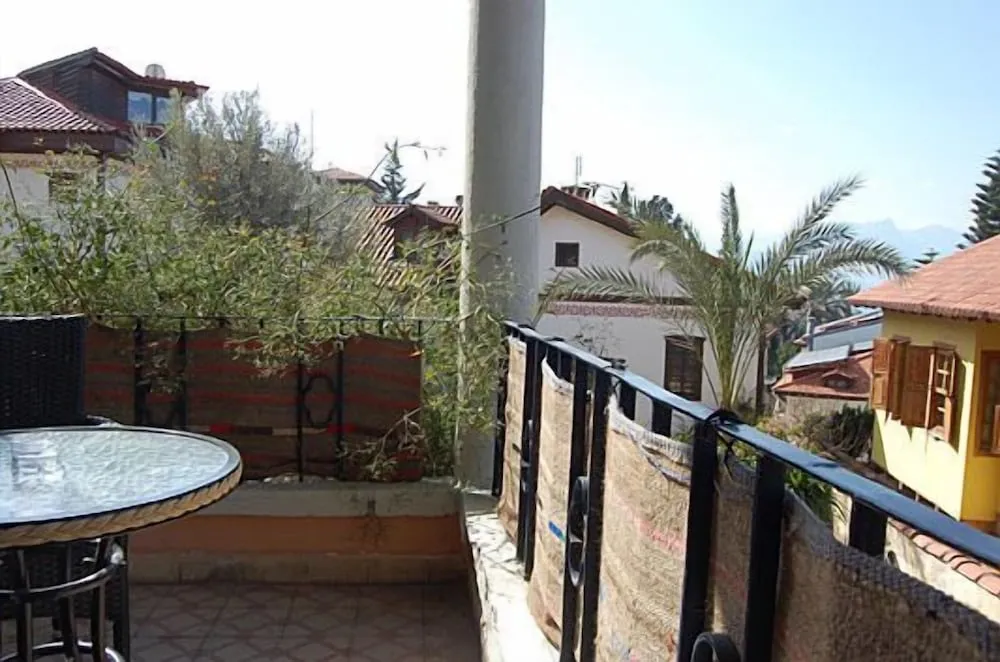 Süit, Balkon