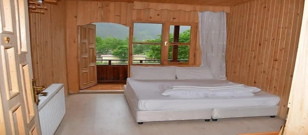 Tek Büyük Yataklı Oda, Balkon