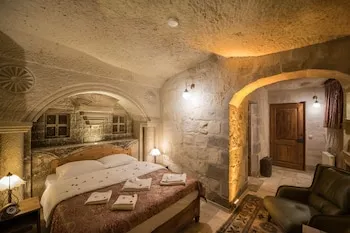 Charming Cave Hotel