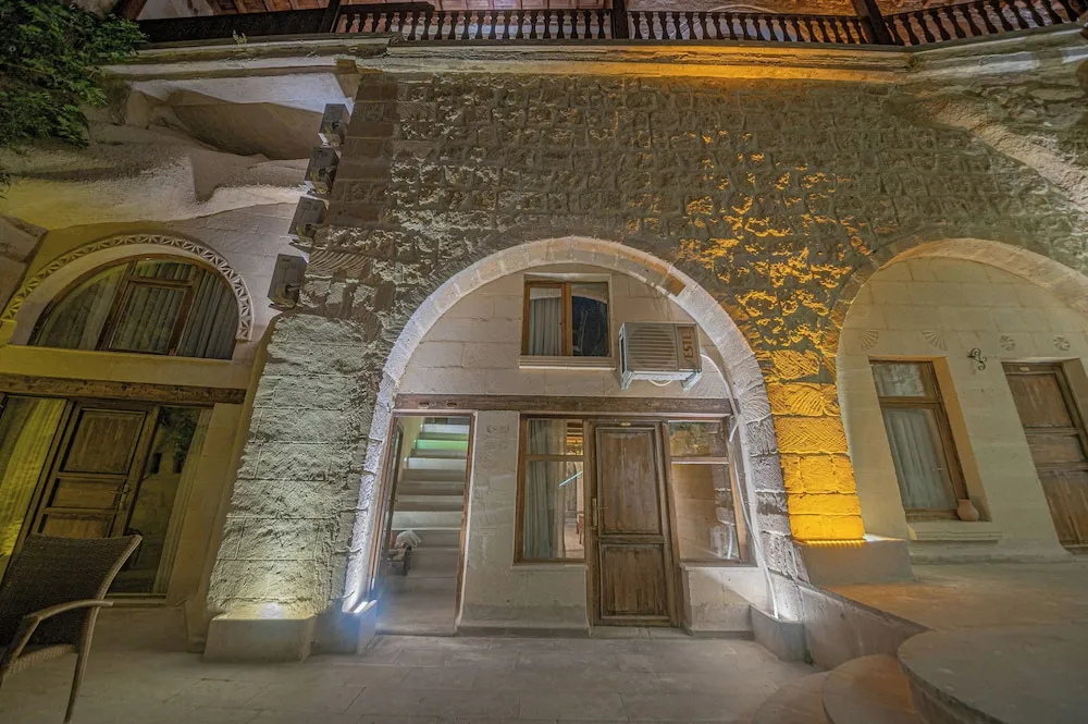 Family Üç Kişilik Oda (Cave)