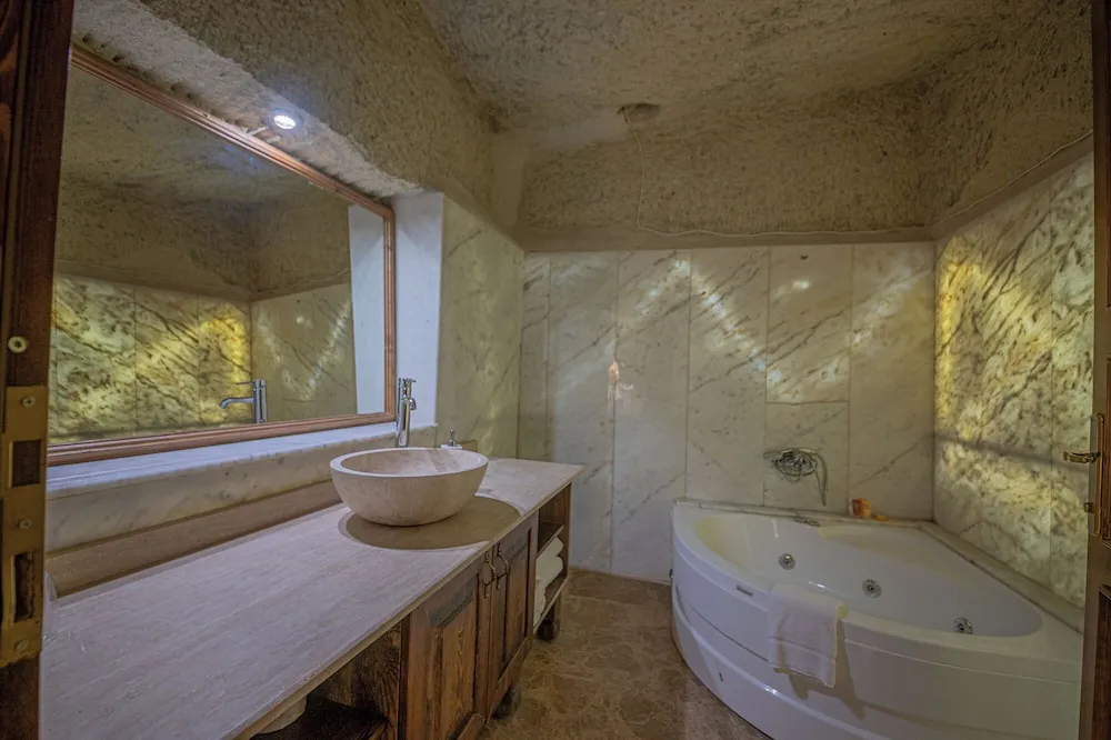 Family Üç Kişilik Oda (Cave)