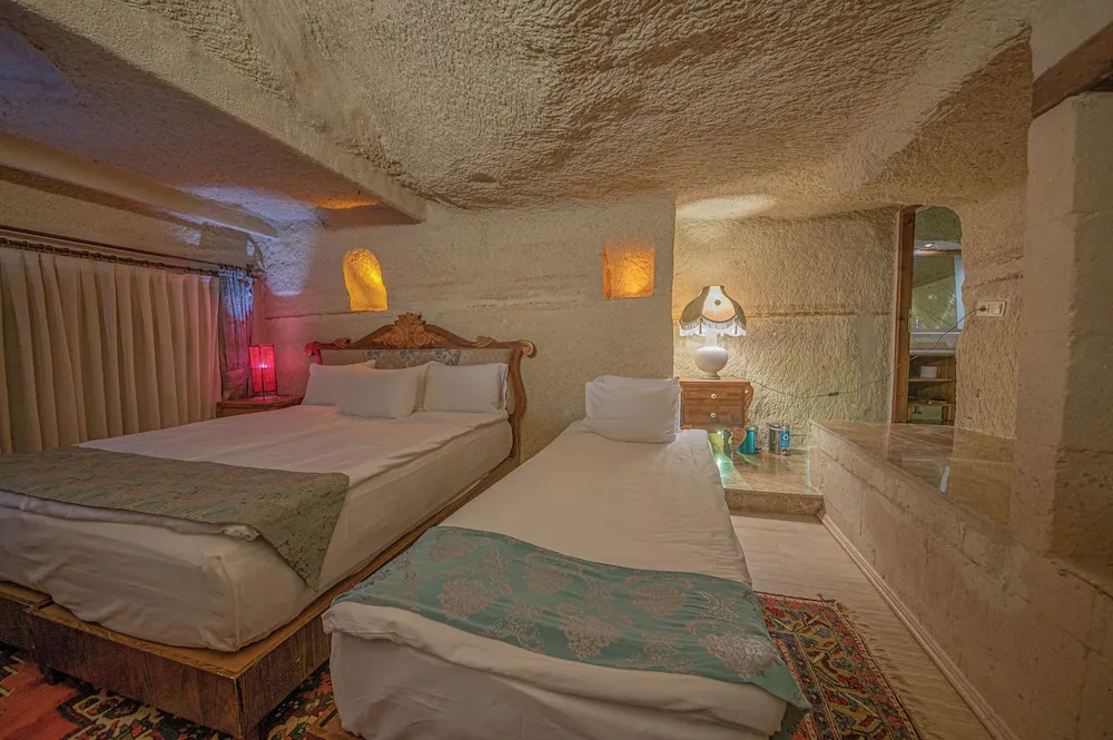 Family Üç Kişilik Oda (Cave)