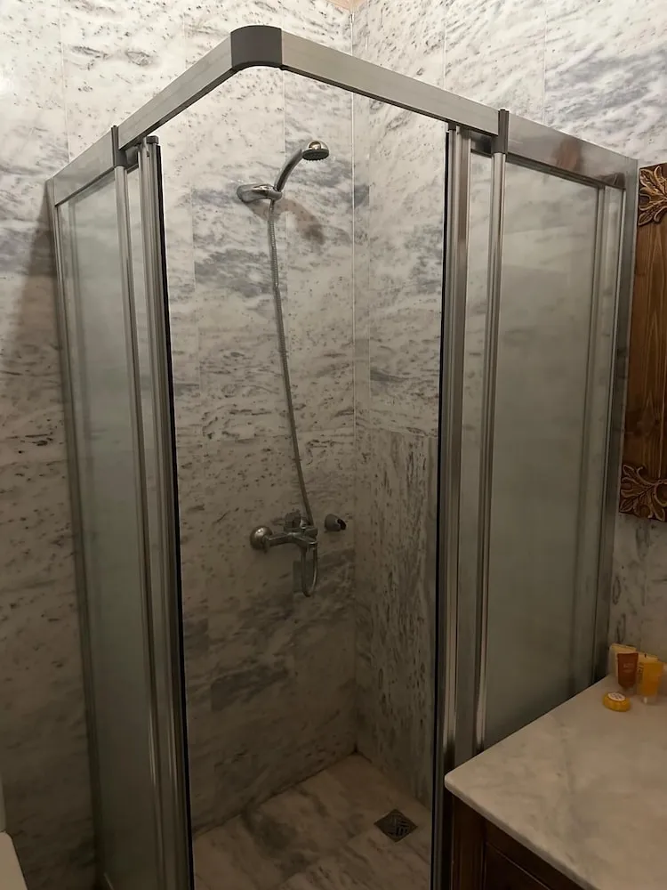 Economy Tek Büyük Yataklı Oda