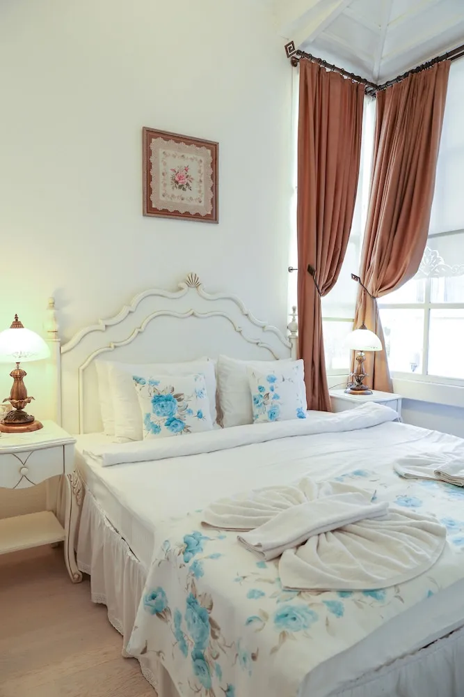 Deluxe Tek Büyük Yataklı Oda