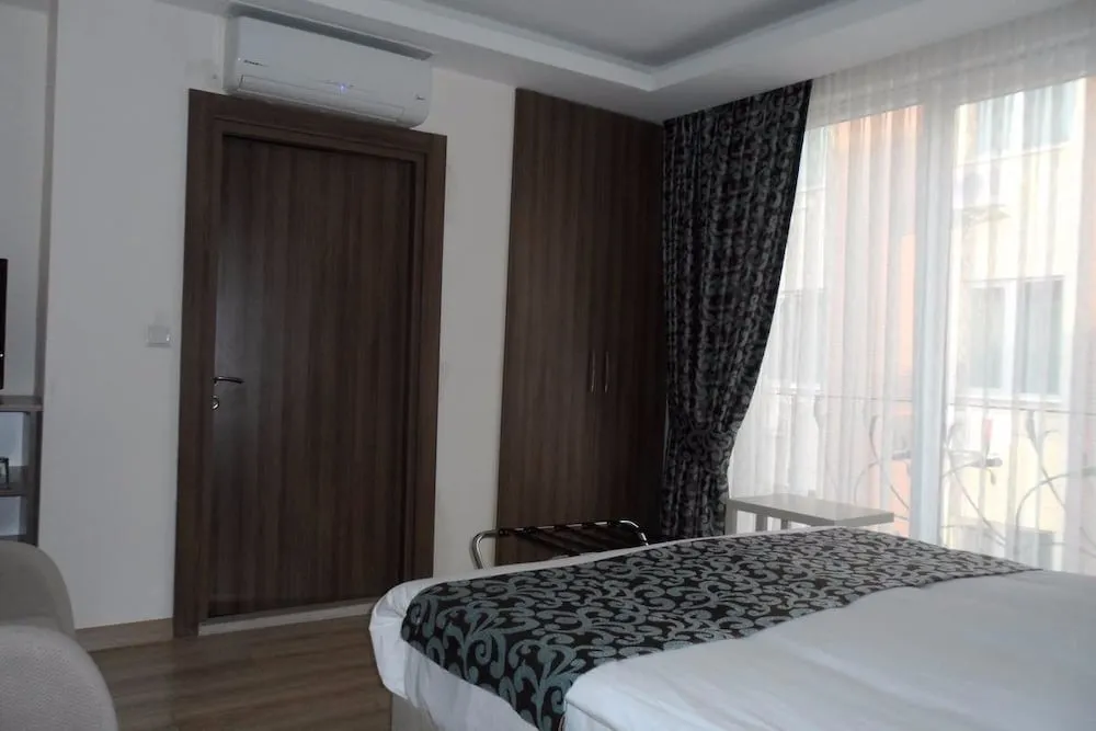 Standard Tek Büyük Yataklı Oda