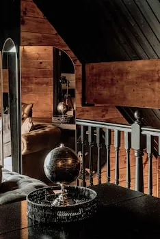 Lodges On Loch Ness