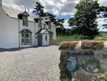 Darris Farmhouse
