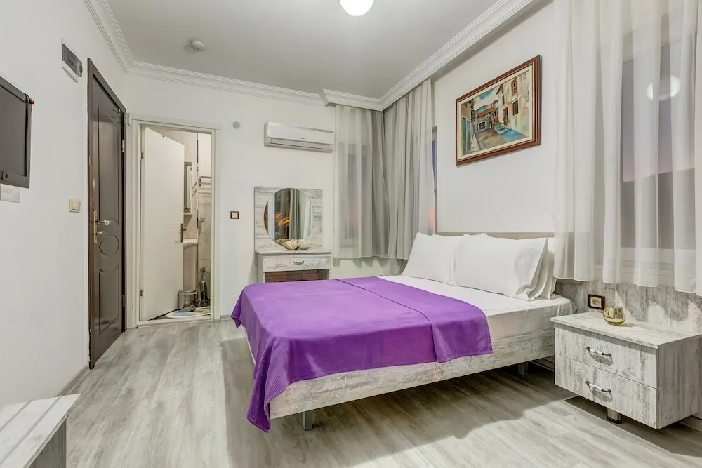 Tek Büyük Yataklı Oda, Balkon