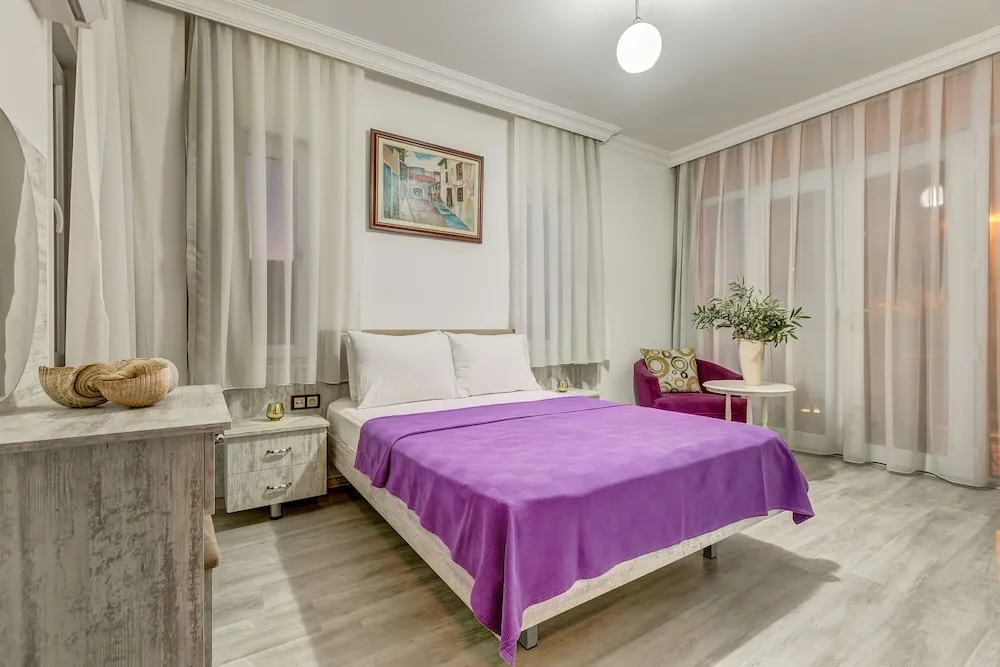 Tek Büyük Yataklı Oda, Balkon