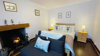Traditional Highland Cottage Near Loch Ness-sleeps 6