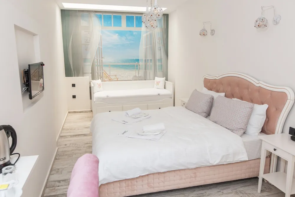 Standard Triple Room, Basement Floor