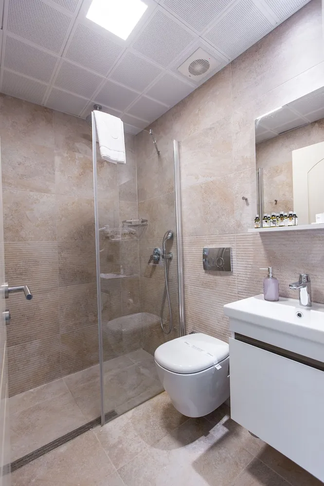 Standard Triple Room, Basement Floor