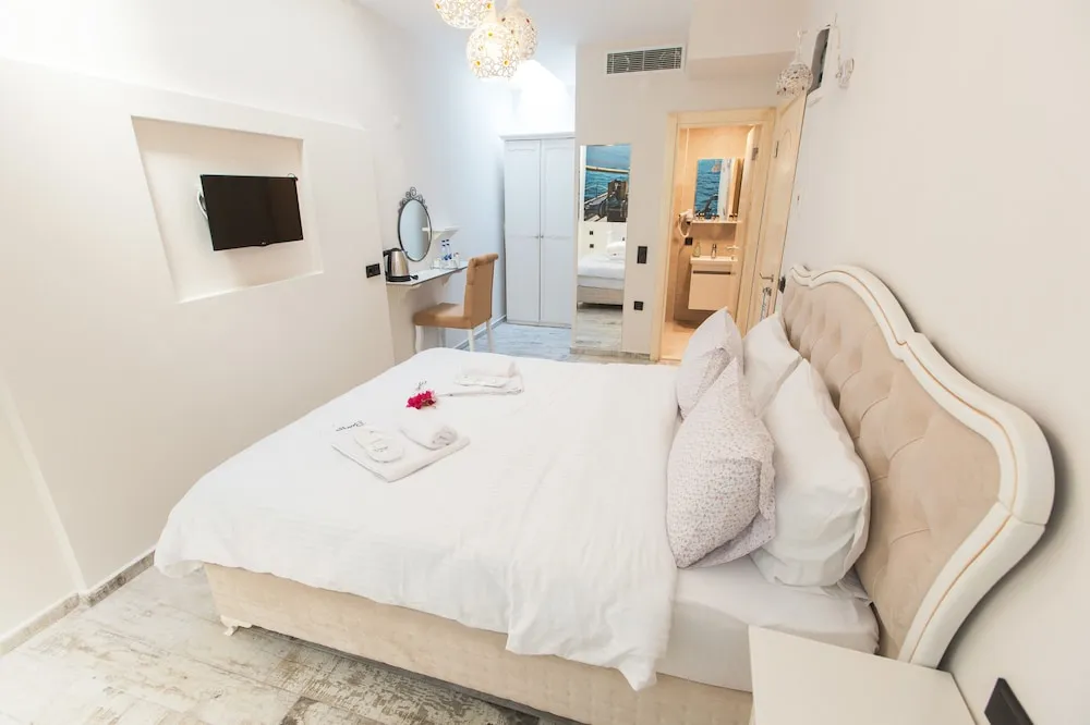 Standard Triple Room, Basement Floor