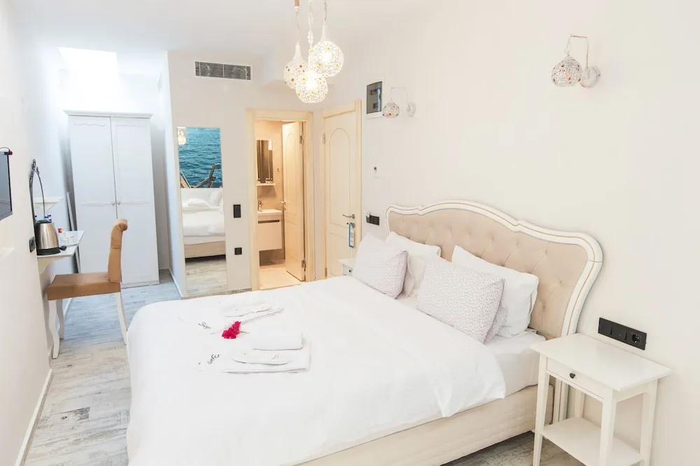 Standard Triple Room, Basement Floor