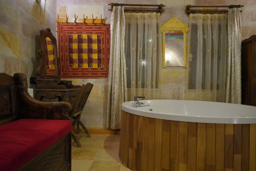 Suite with Spa Bath