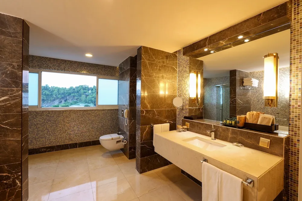 Deluxe Family Suite
