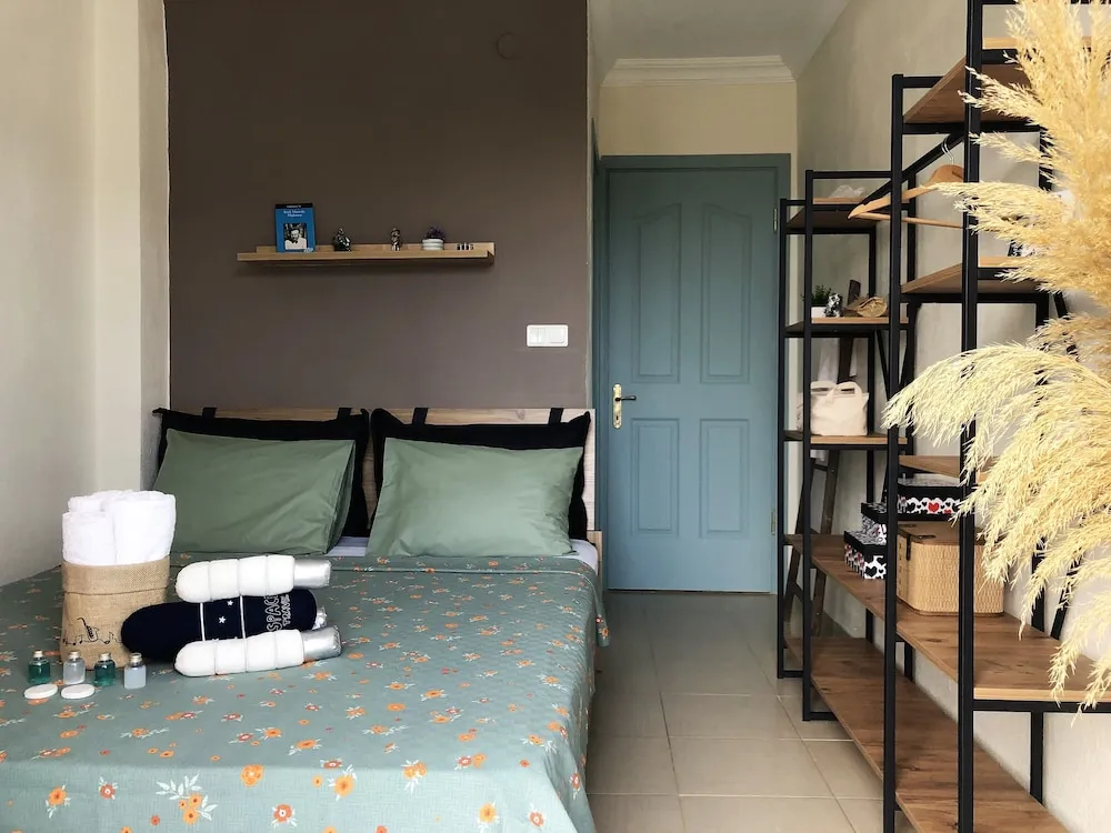 Tek Büyük Yataklı Oda, Kısmi Deniz Manzaralı