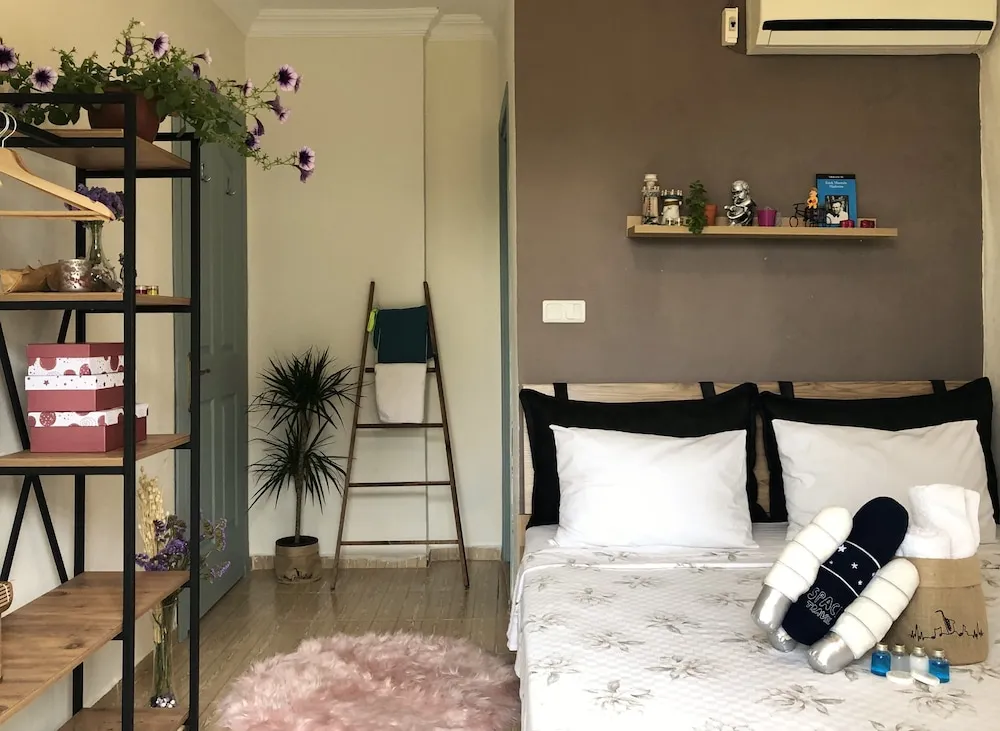 Tek Büyük Yataklı Oda, Bahçe Manzaralı