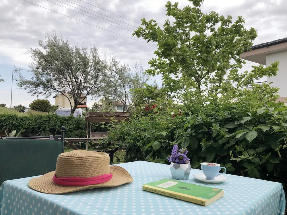 Tek Büyük Yataklı Oda, Bahçe Manzaralı