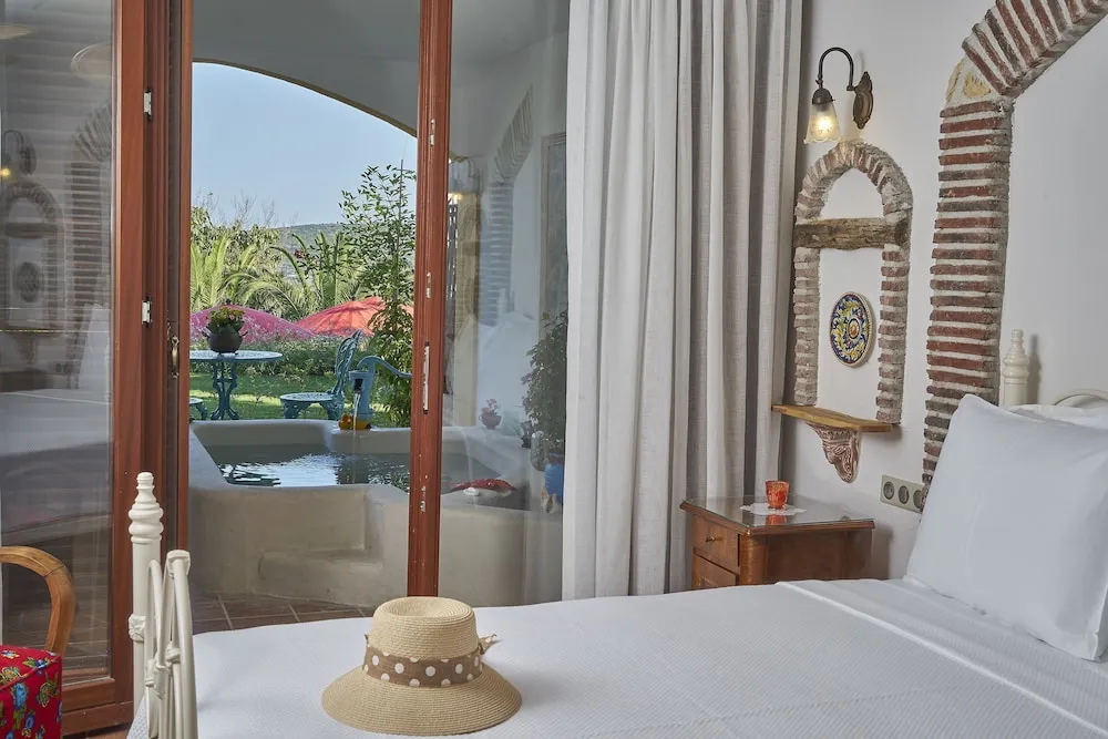 Garden Suite with Jacuzzi(Jacuzzi sadece yaz kullanımı için)