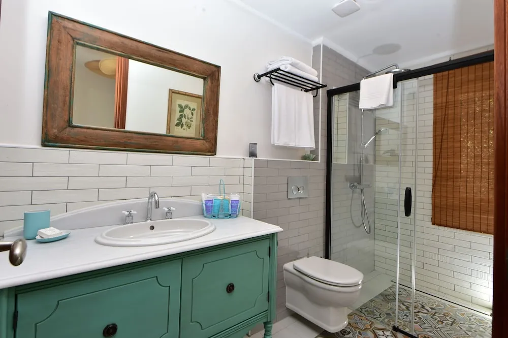 Standard Tek Büyük Yataklı Oda, Bahçe Manzaralı