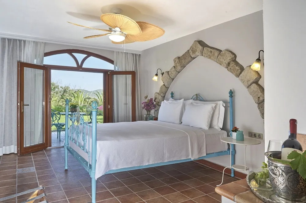 Deluxe Tek Büyük Yataklı Oda, Bahçe Manzaralı