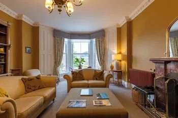 Craigroyston House & Lodge