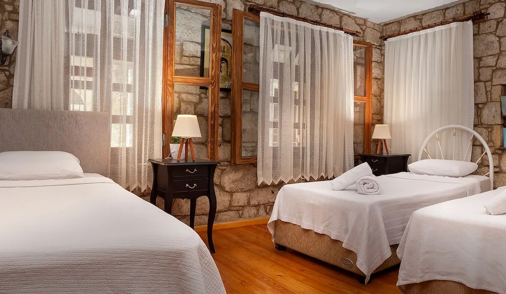 Deluxe Üç Kişilik Oda, 3 Tek Kişilik Yatak