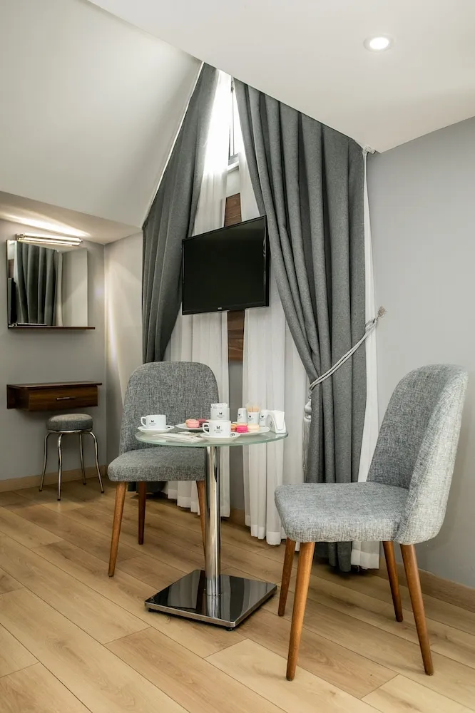 Penthouse with Balcony and Kitchenette