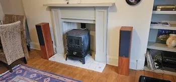 Snug - Macushla Apartment