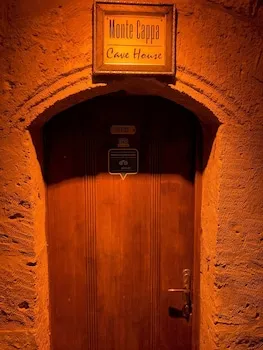 Monte Cappa Cave House