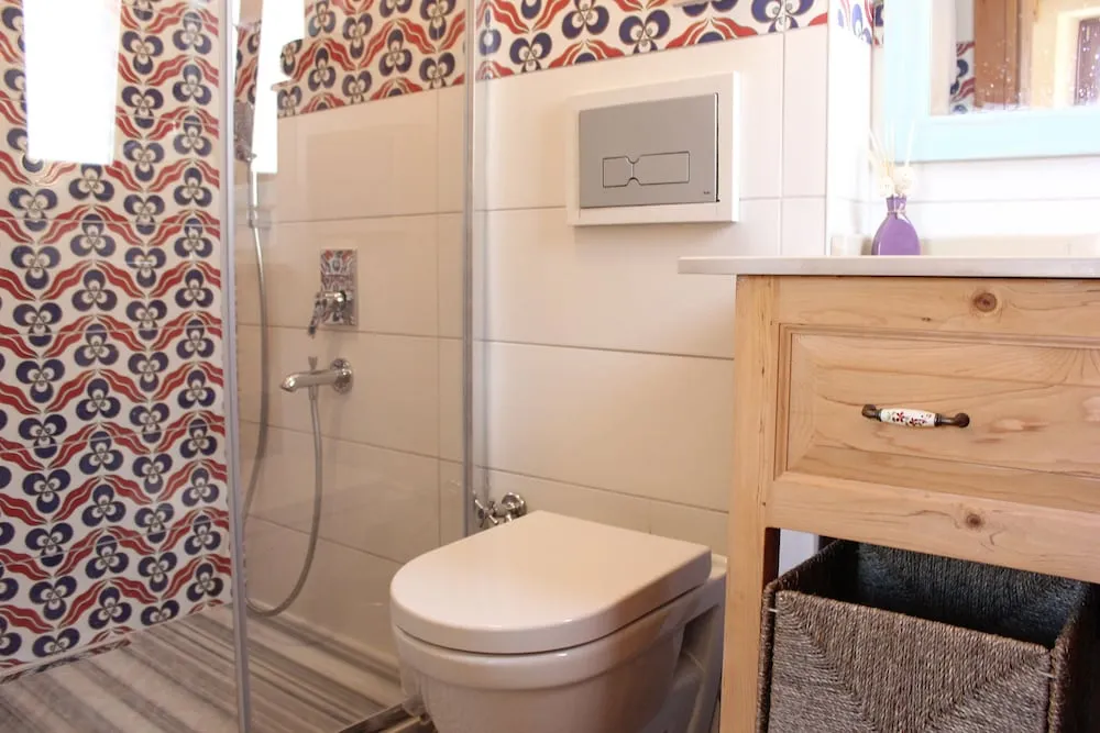 Deluxe Üç Kişilik Oda, Bahçe Manzaralı