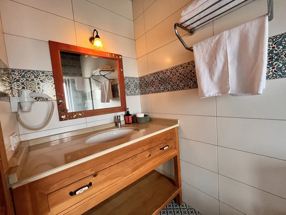 Deluxe Tek Büyük Yataklı Oda, Bahçe Manzaralı
