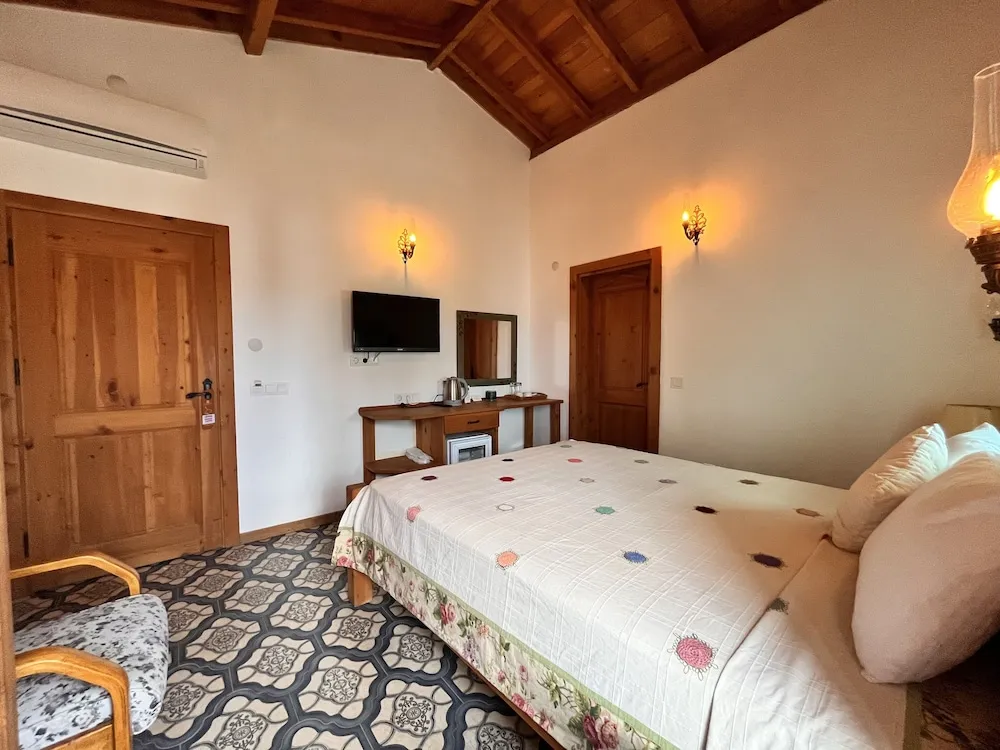 Deluxe Tek Büyük Yataklı Oda, Bahçe Manzaralı