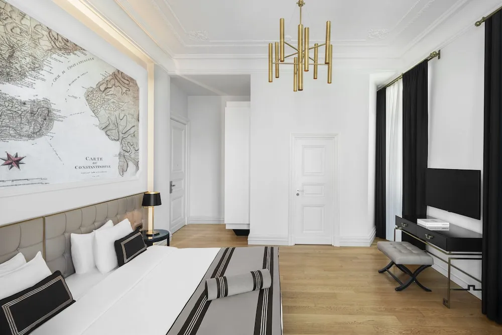 Deluxe Taksim Square French