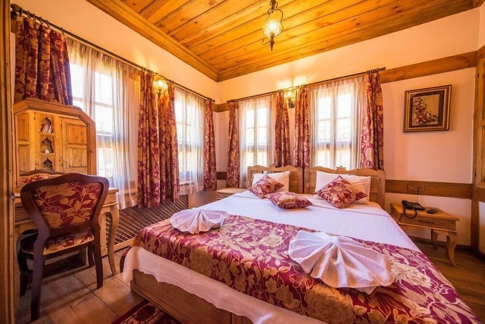 Deluxe Üç Kişilik Oda