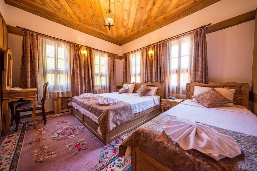 Deluxe Üç Kişilik Oda