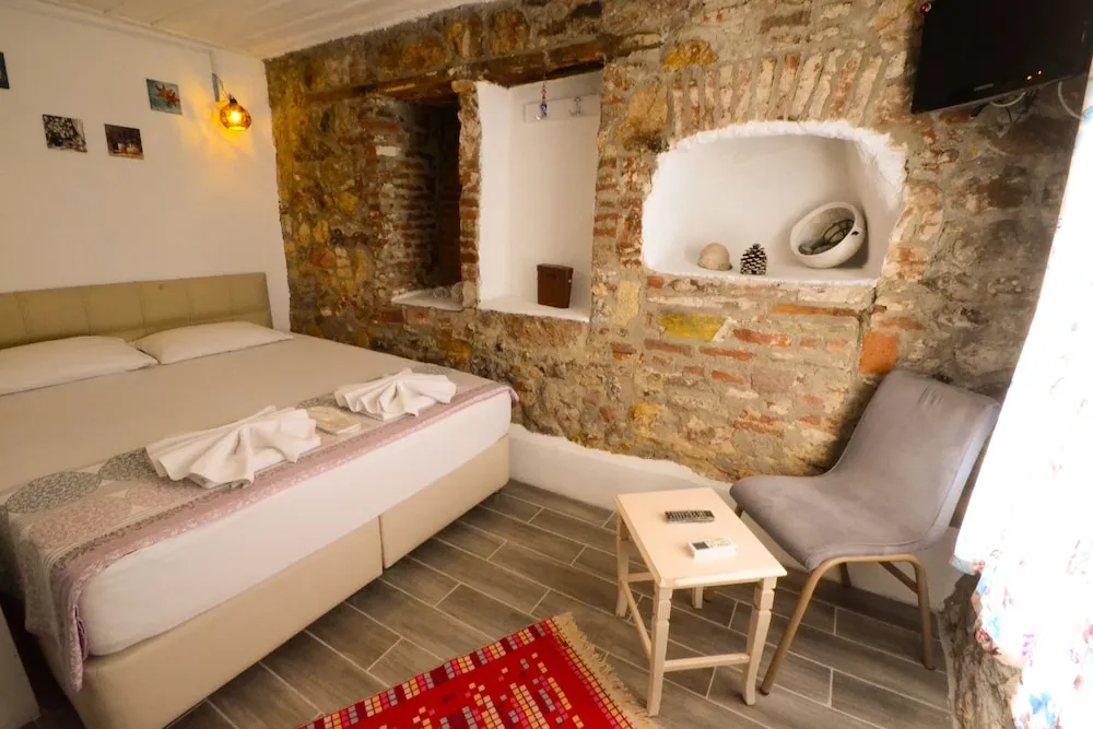 Standard Tek Büyük Yataklı Oda