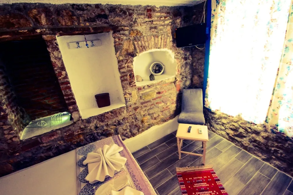 Standard Tek Büyük Yataklı Oda